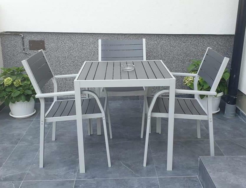 Laganini, Apartman 1 Atlas